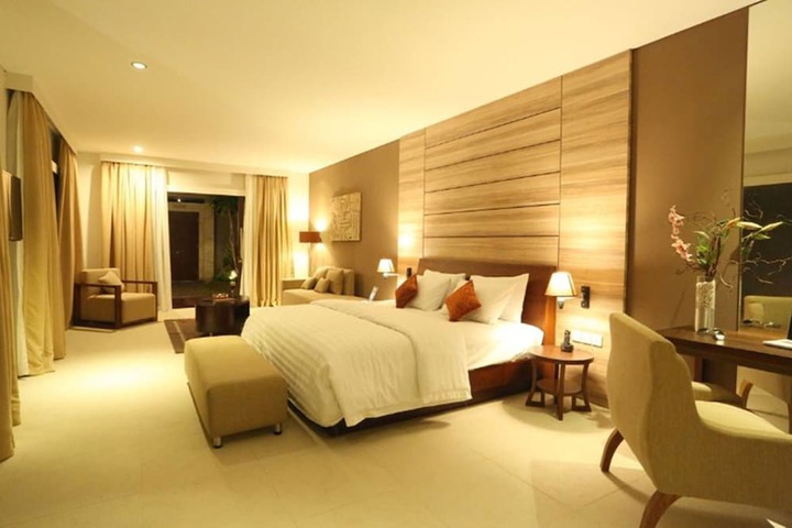 Room 6 of 67