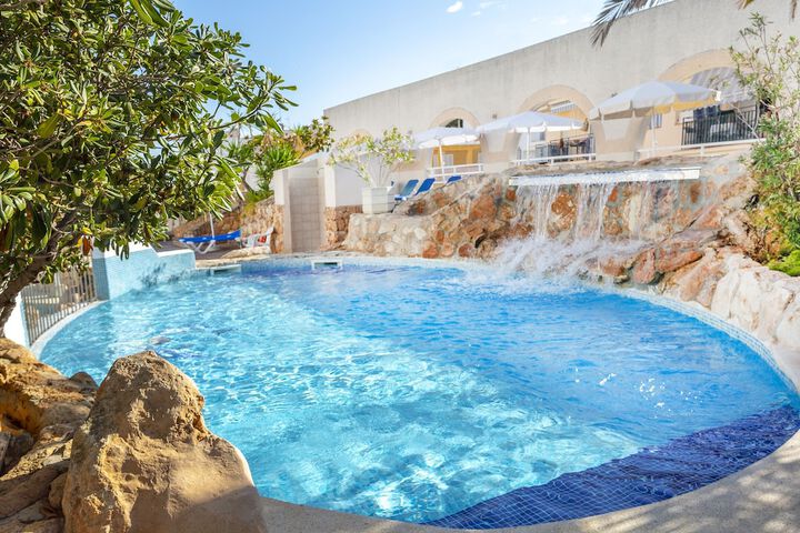 Pools & Facilities