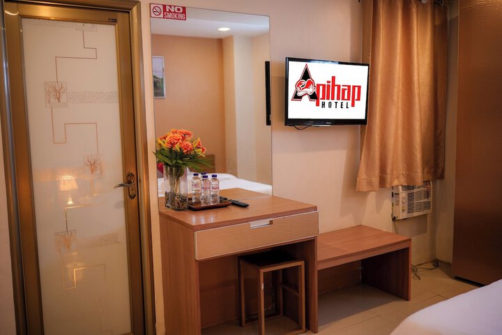 Room 10 of 77