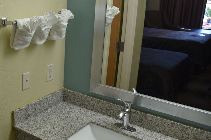Bathroom sink