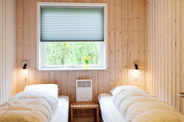 Room 2 of 13