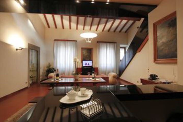 Room 33 of 43