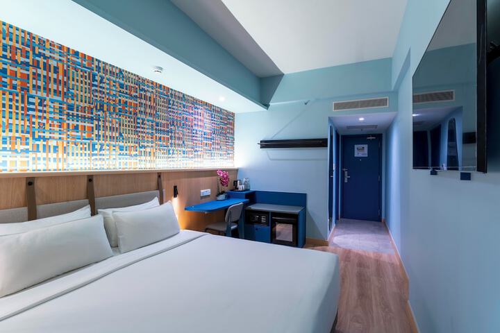 Room 16 of 27