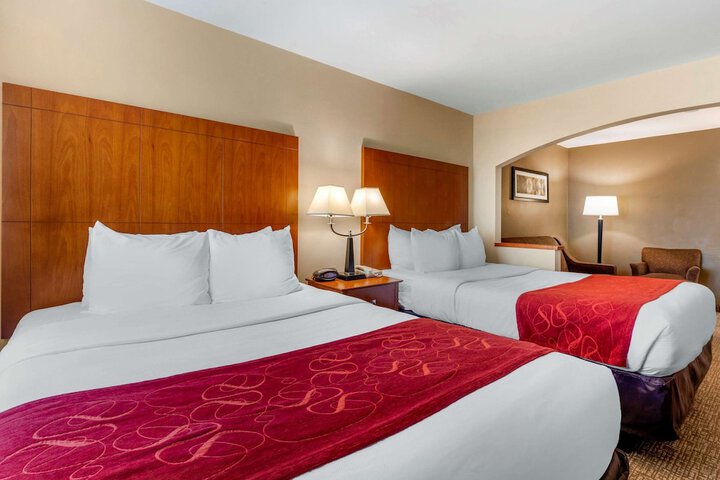 1 King Bed Suite (36 of 44)