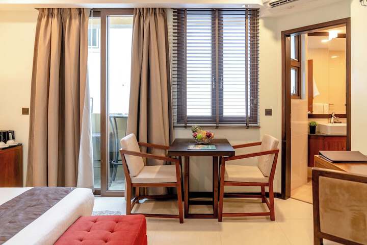 Room 21 of 77