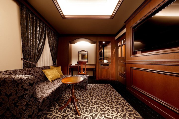 Room 11 of 28