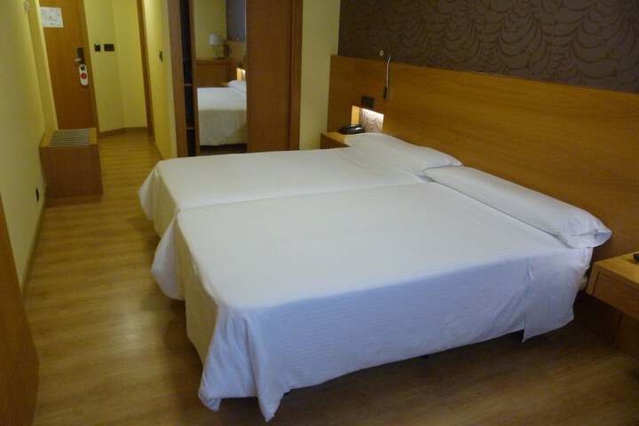 Room 12 of 51
