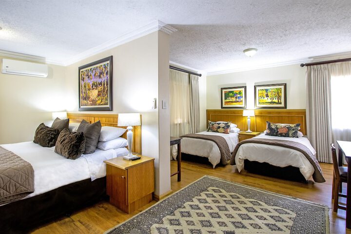 Room 10 of 76