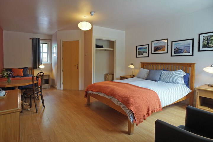 Room 7 of 33