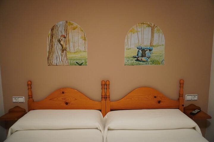 Room 27 of 42