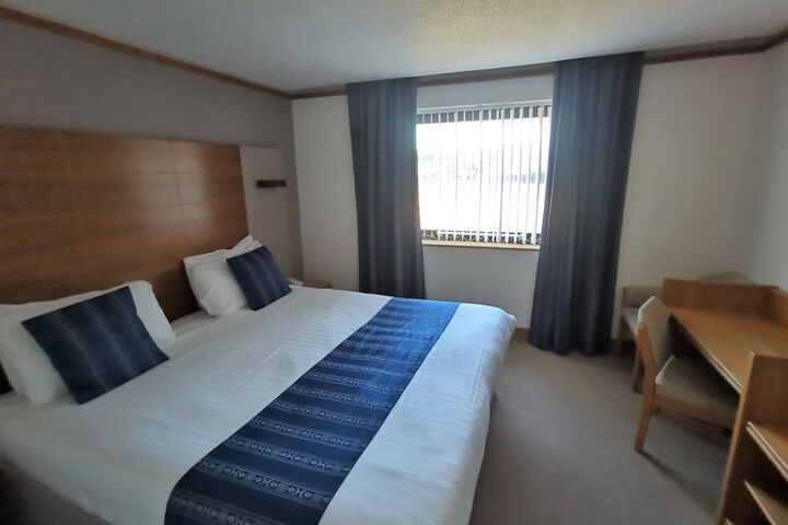 Room 12 of 68
