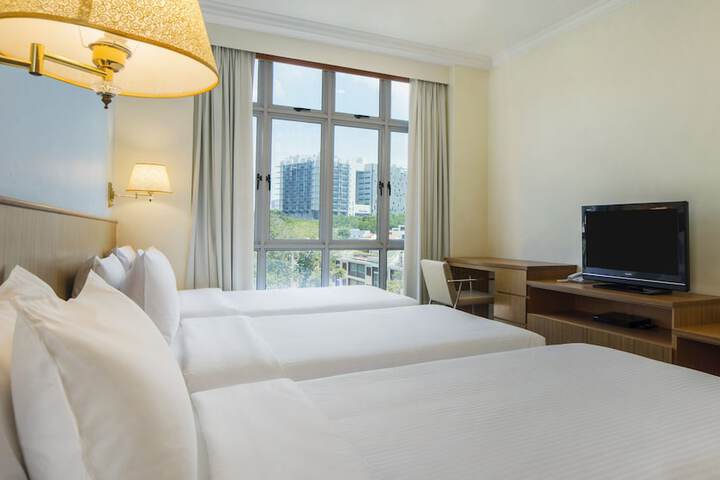 Room 32 of 44