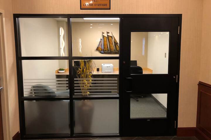 Business Center 52 of 55