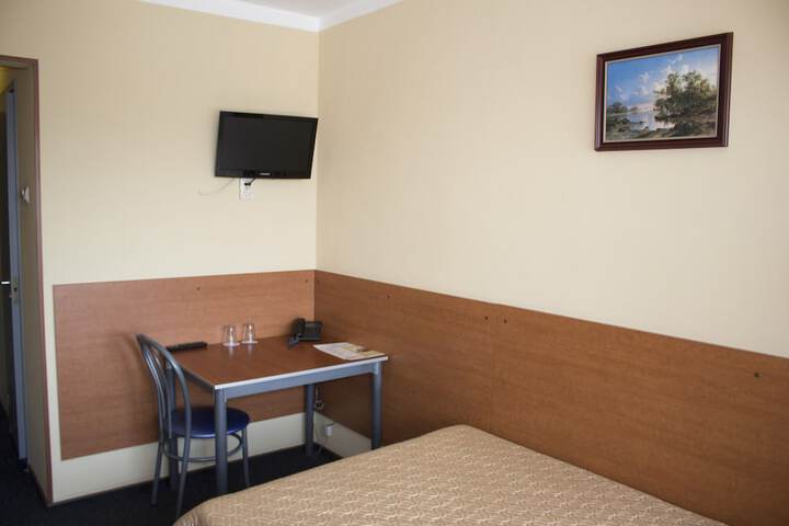 Room 15 of 53