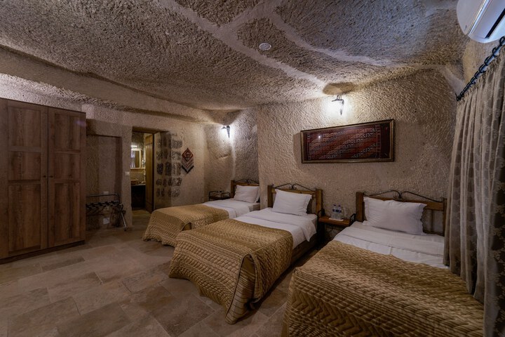 Room 5 of 180