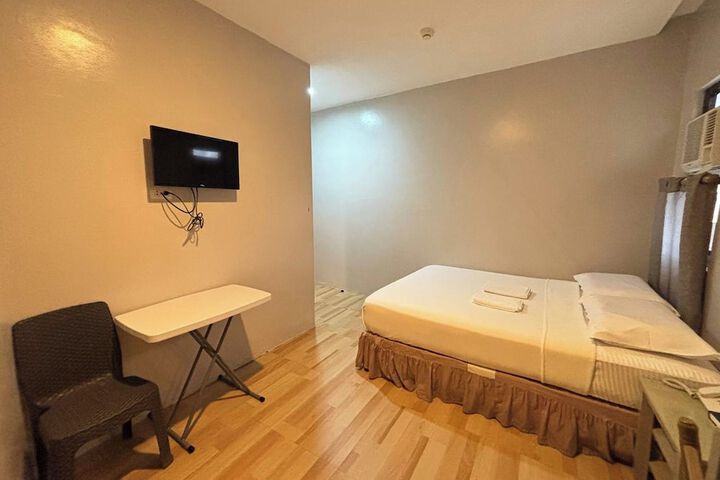 Room 32 of 96