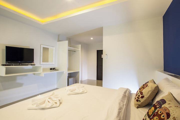 Room 10 of 14