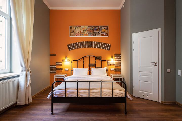 Room 16 of 50
