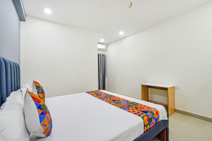 Room 25 of 43