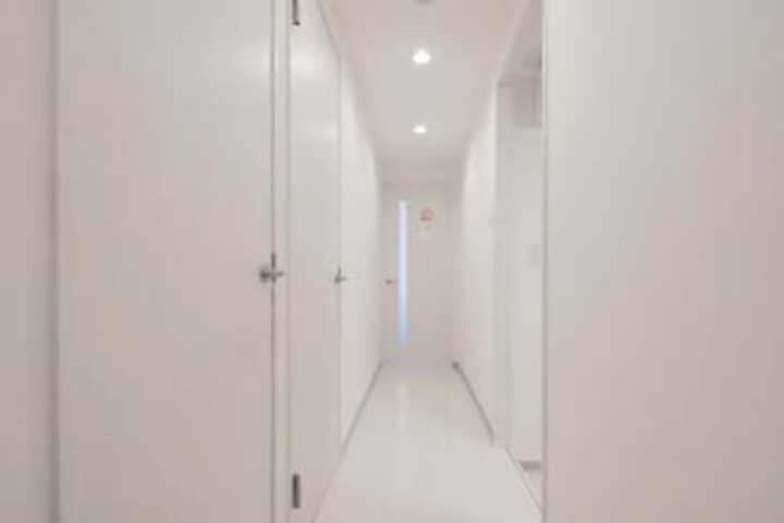 Room 13 of 42