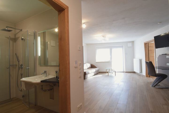 Room 12 of 35