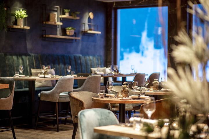Dining 49 of 78