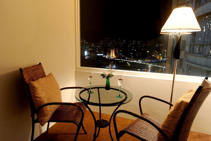 Room 10 of 51