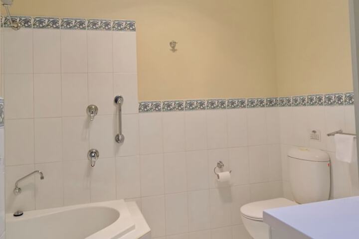 Room 3 of 22