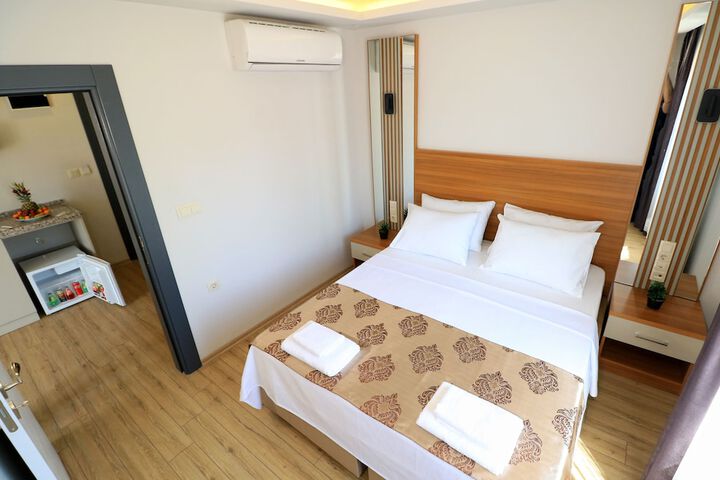 Room 9 of 36