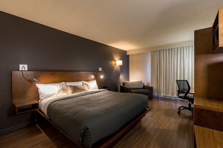 Room 16 of 40