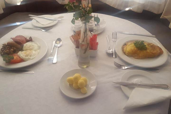 Dining 73 of 101