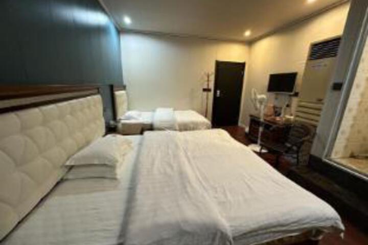 Room 5 of 5