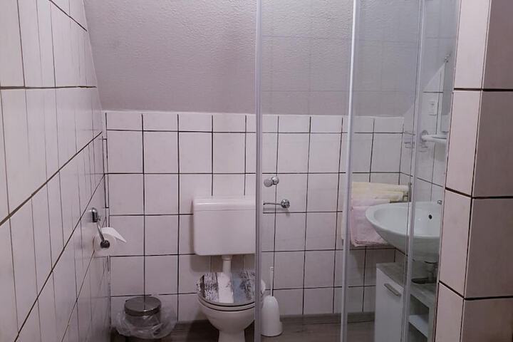 Room 30 of 48