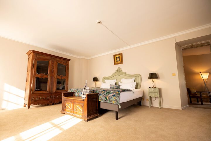 Room 14 of 60