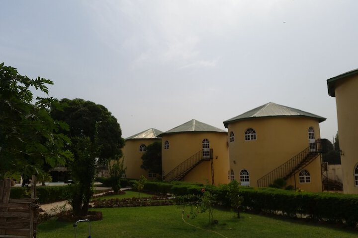 Hotel Exterior 3 of 24