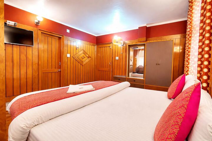 Room 9 of 23