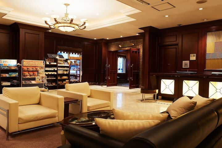 Entrance & Lobby