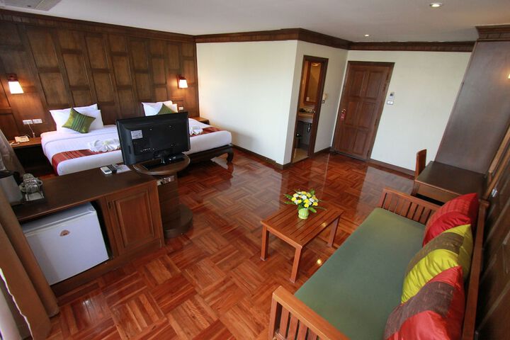 Room 6 of 35