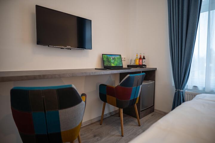 Room 10 of 45