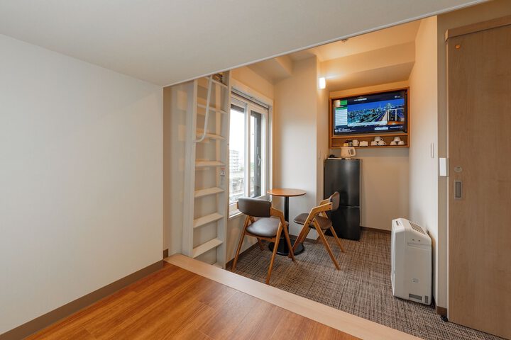 Room 48 of 105