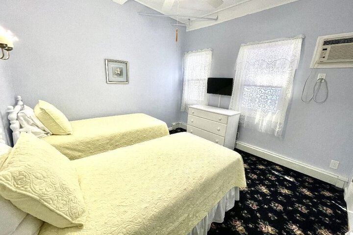Room 5 of 27