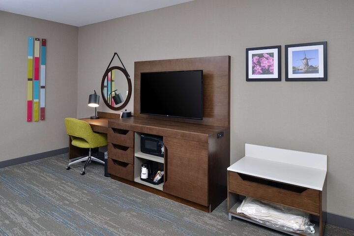 2 Queen Beds Hearing Accessible (2 of 12)