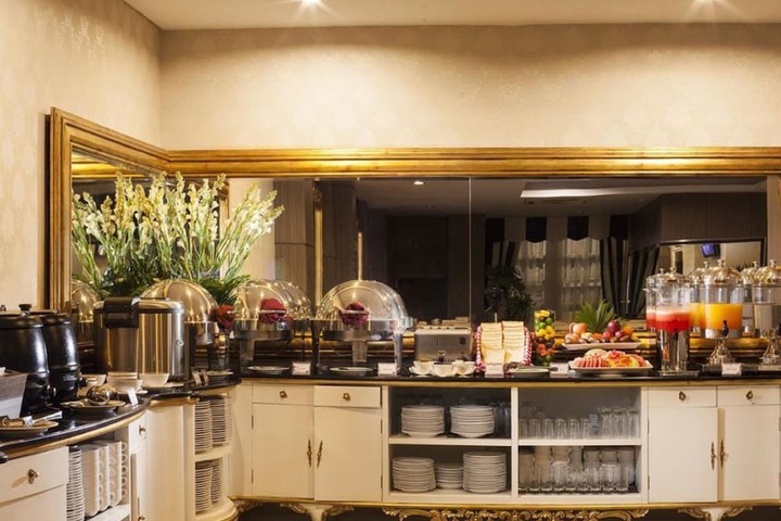 Dining Photos