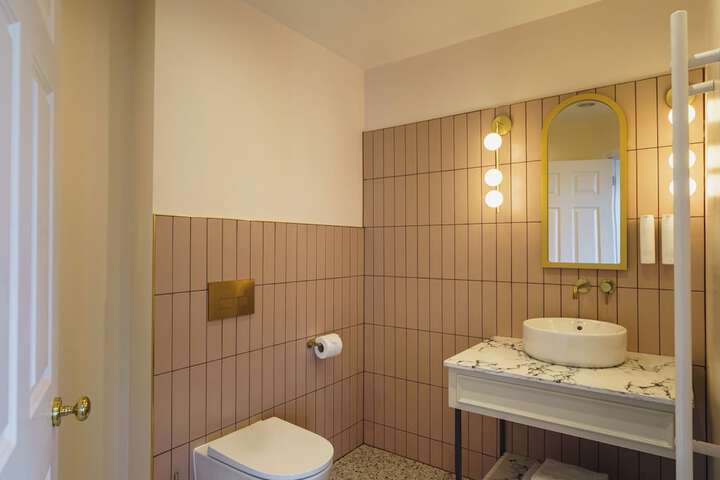 Room 104 of 135