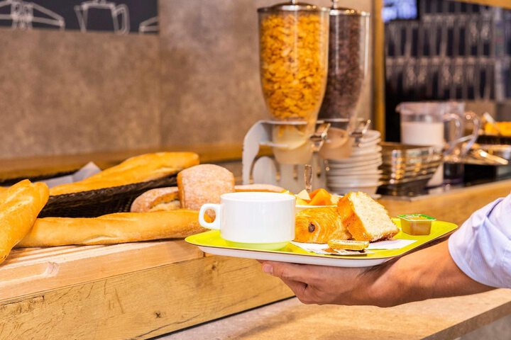 Breakfast/Coffee Service 25 of 41