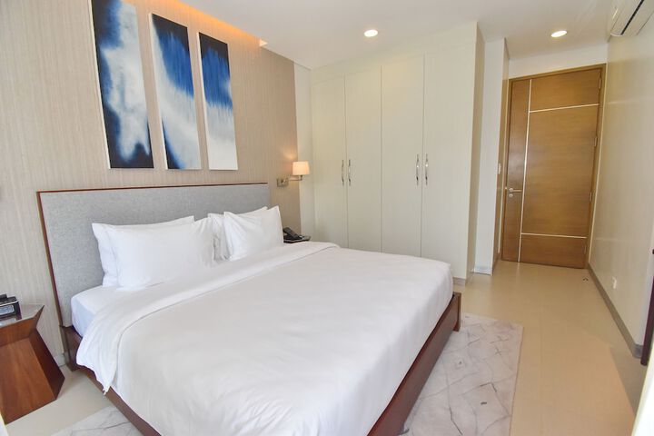 Room 10 of 120