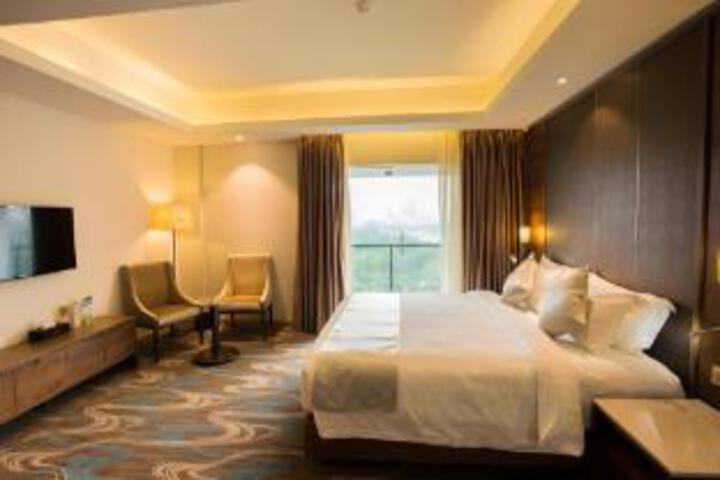 Room 9 of 22