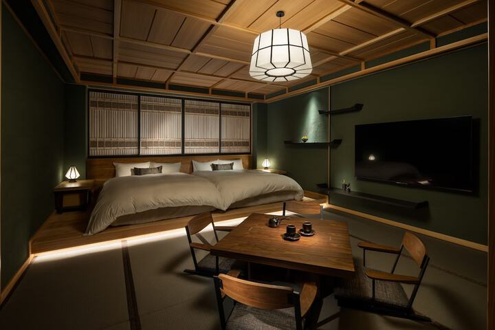 Room 26 of 111