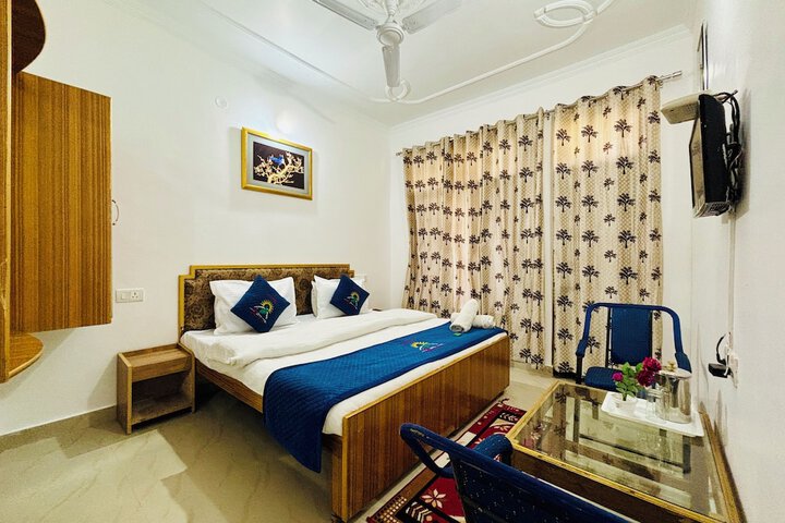 Room 10 of 44