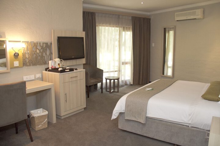 Room 5 of 37